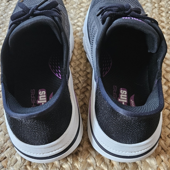 Skechers GoRun Women's Black and Purple Slip-Ins Sneakers with ArchFit - Picture 3 of 5